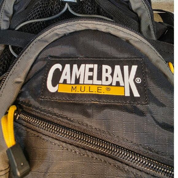 CamelBak M.U.L.E. 12 Water Back Mountain Biking Hydration  Camelbak MULE Hydration Day Pack Backpack 100oz *No Bladder* Black/Gray